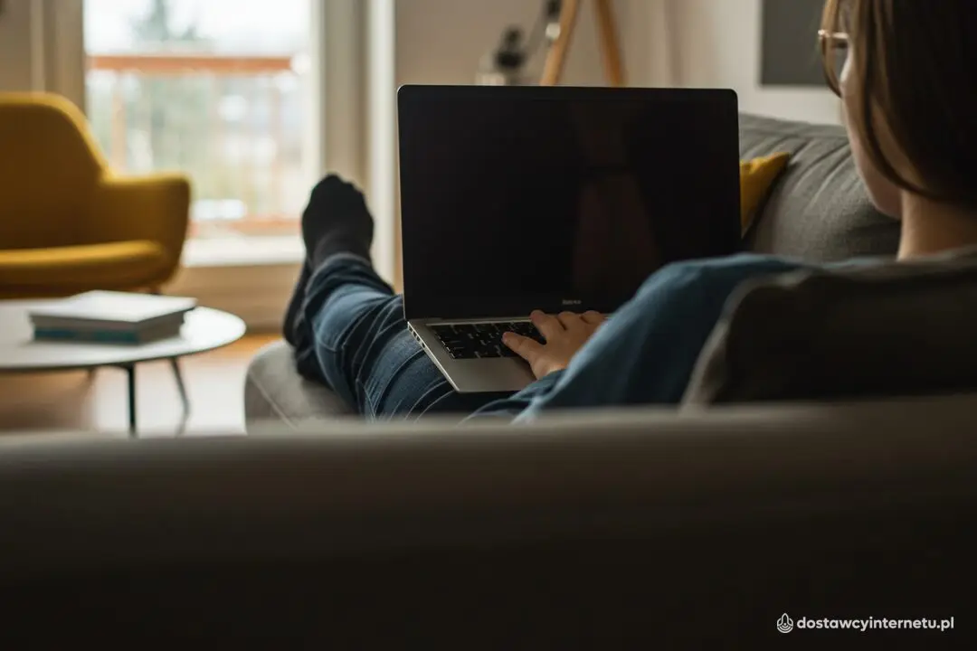 Bezpieczeństwo dzieci w Internecie - na co zwrócić uwagę? Wskazówki dla rodziców